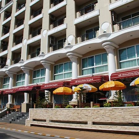 Metro Point Bangkok Hotell Exteriör bild