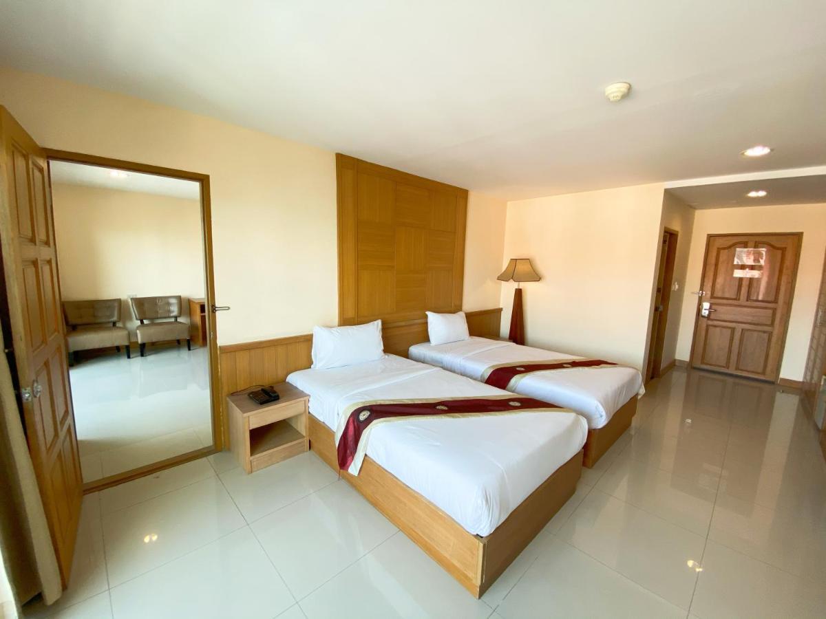 Metro Point Bangkok Hotell Exteriör bild