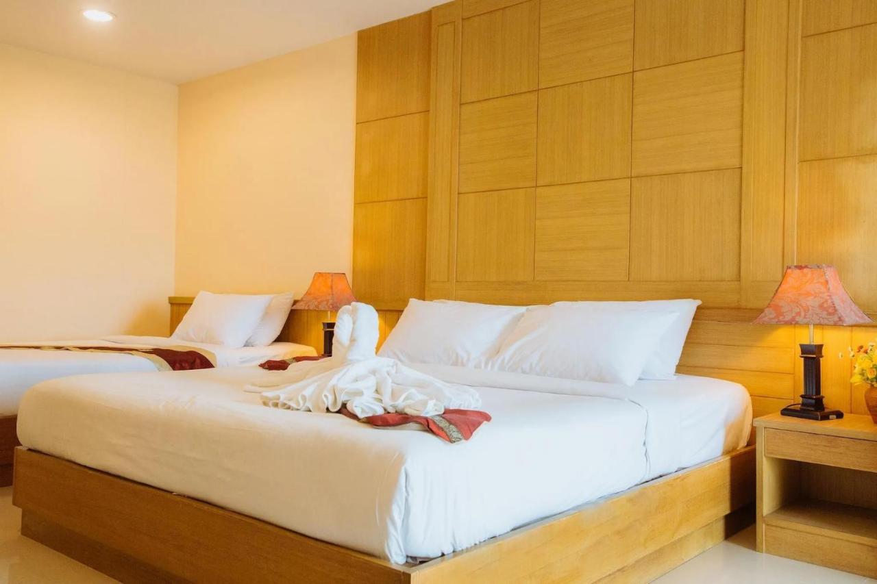 Metro Point Bangkok Hotell Exteriör bild