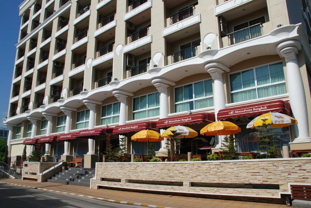 Metro Point Bangkok Hotell Exteriör bild