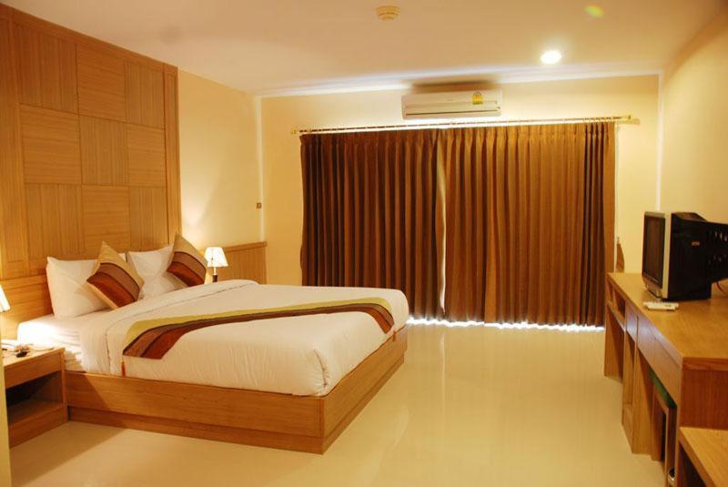 Metro Point Bangkok Hotell Rum bild