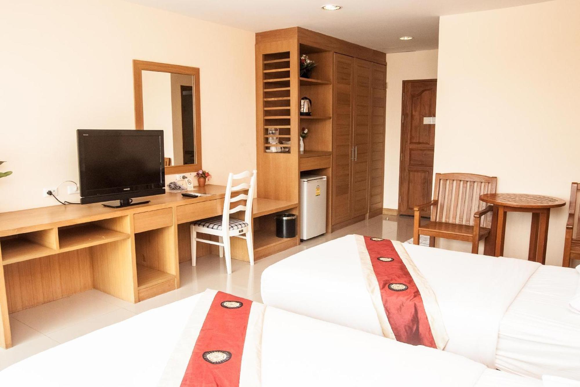 Metro Point Bangkok Hotell Exteriör bild